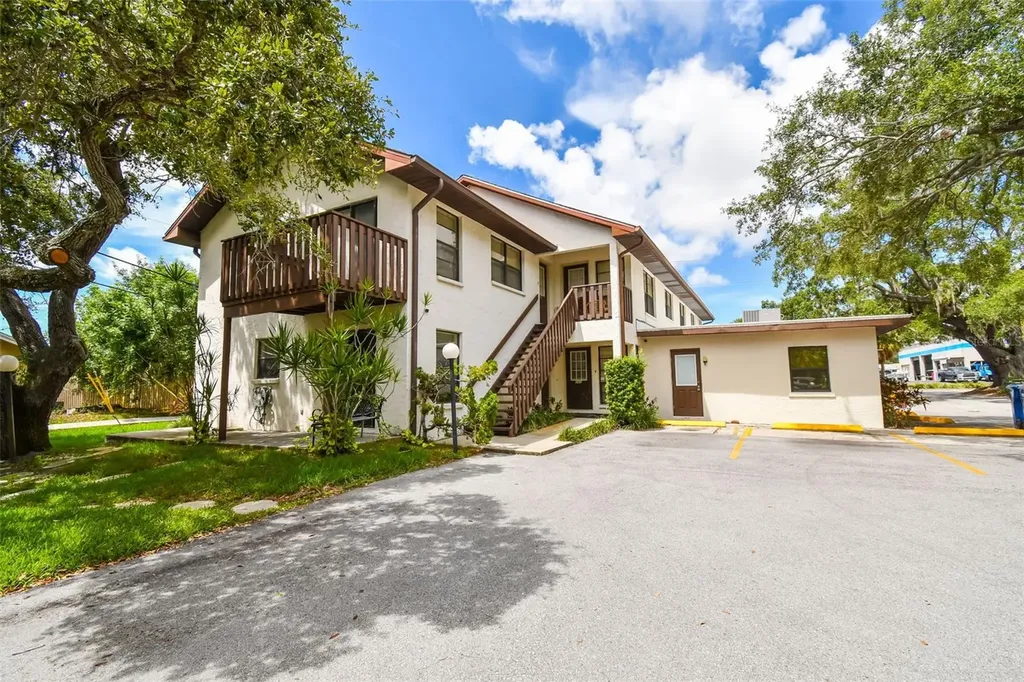 8423 Seminole Boulevard Seminole FL 33772