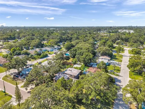 7180 50th Avenue N St Petersburg FL 33709