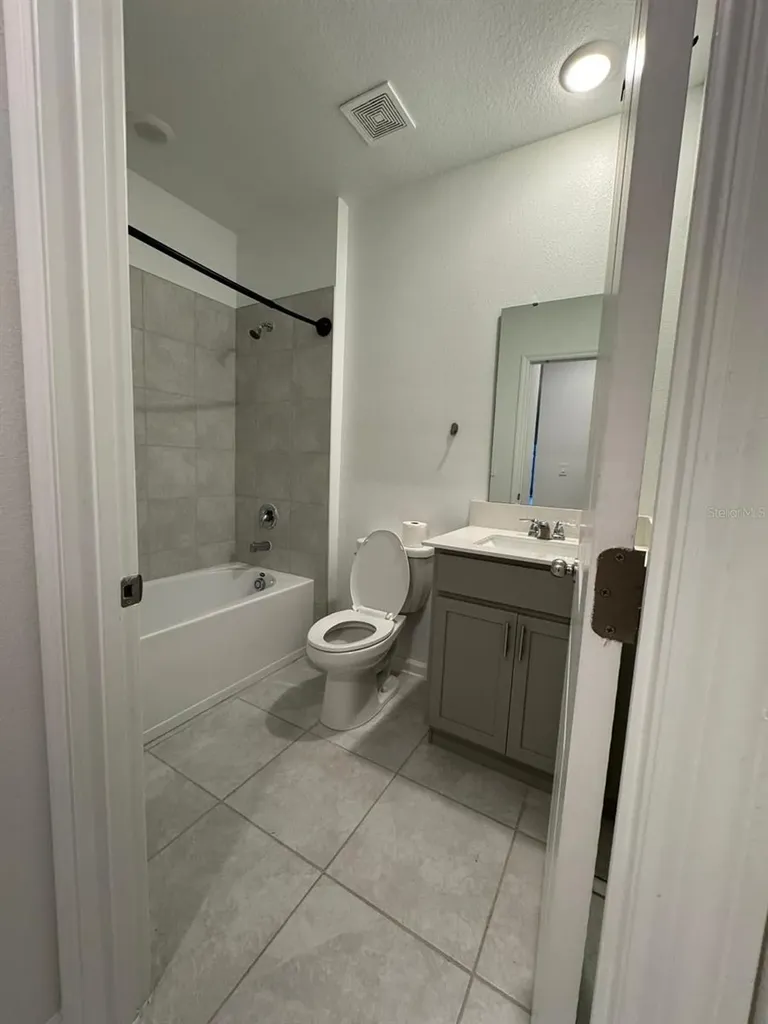 1204 Deepwater Circle Eagle Lake FL 33839