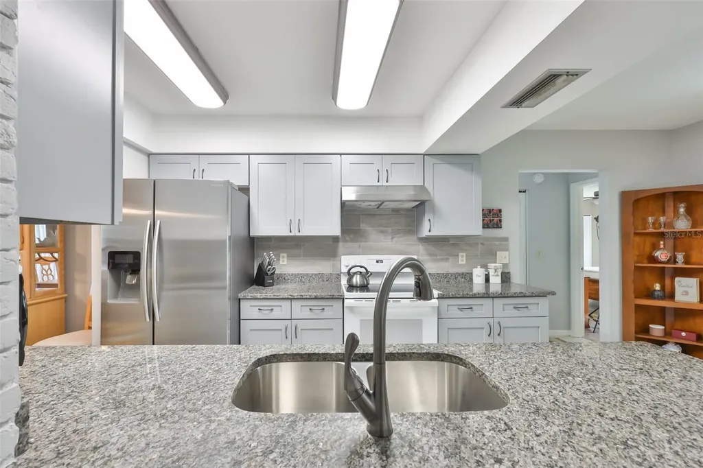 3718 Sand Pebble Drive Valrico FL 33596