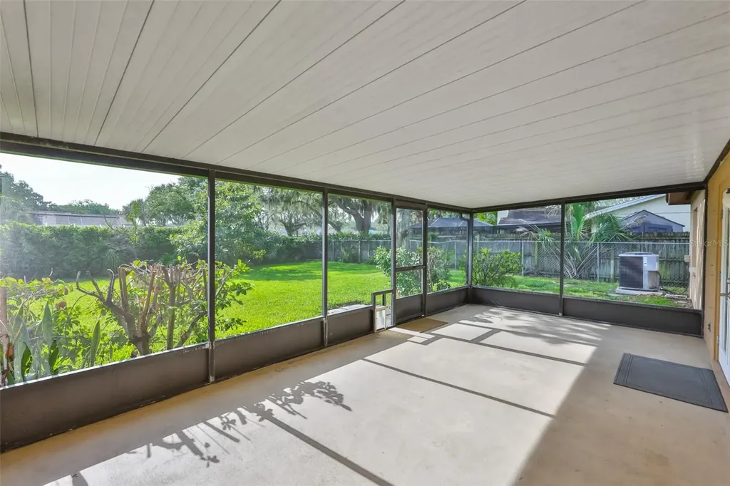 3718 Sand Pebble Drive Valrico FL 33596