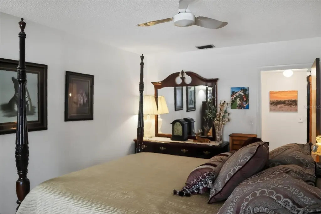 10038 62nd Terrace N St Petersburg FL 33708