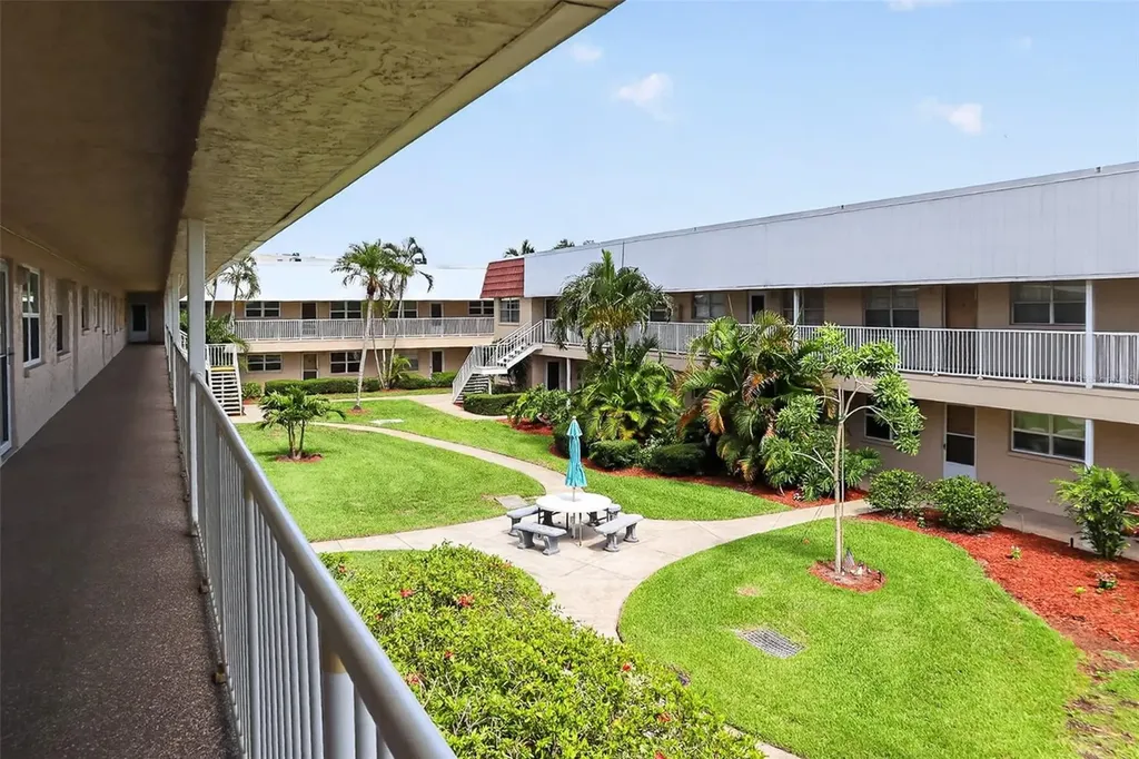 10038 62nd Terrace N St Petersburg FL 33708
