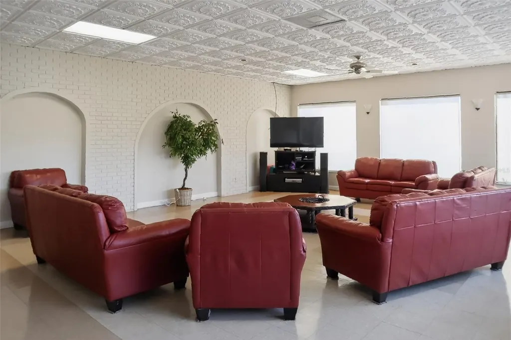 10038 62nd Terrace N St Petersburg FL 33708