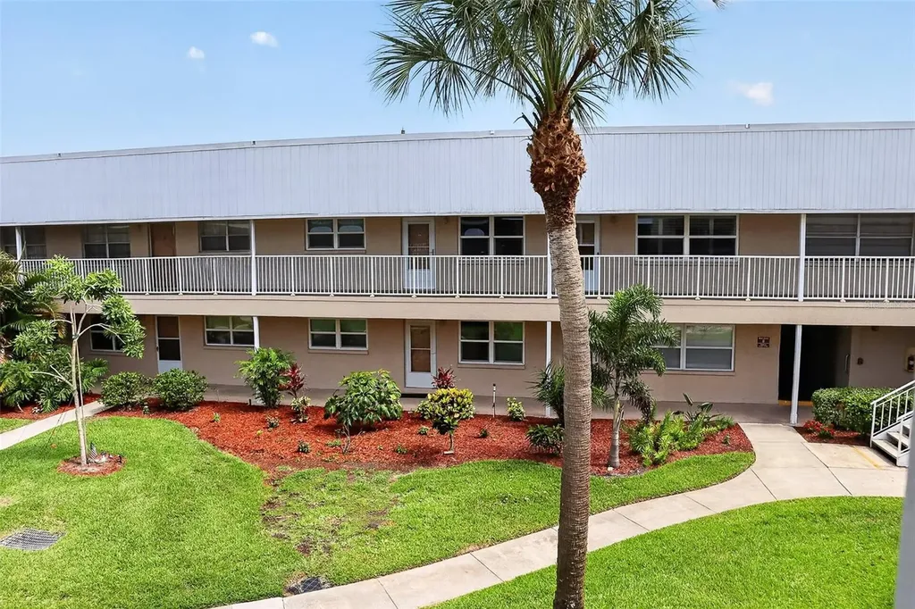 10038 62nd Terrace N St Petersburg FL 33708