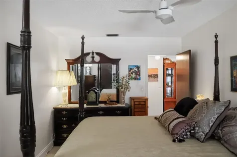 10038 62nd Terrace N St Petersburg FL 33708
