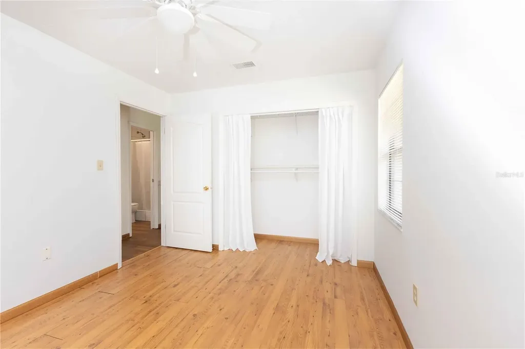 301 Curry Street Wildwood FL 34785