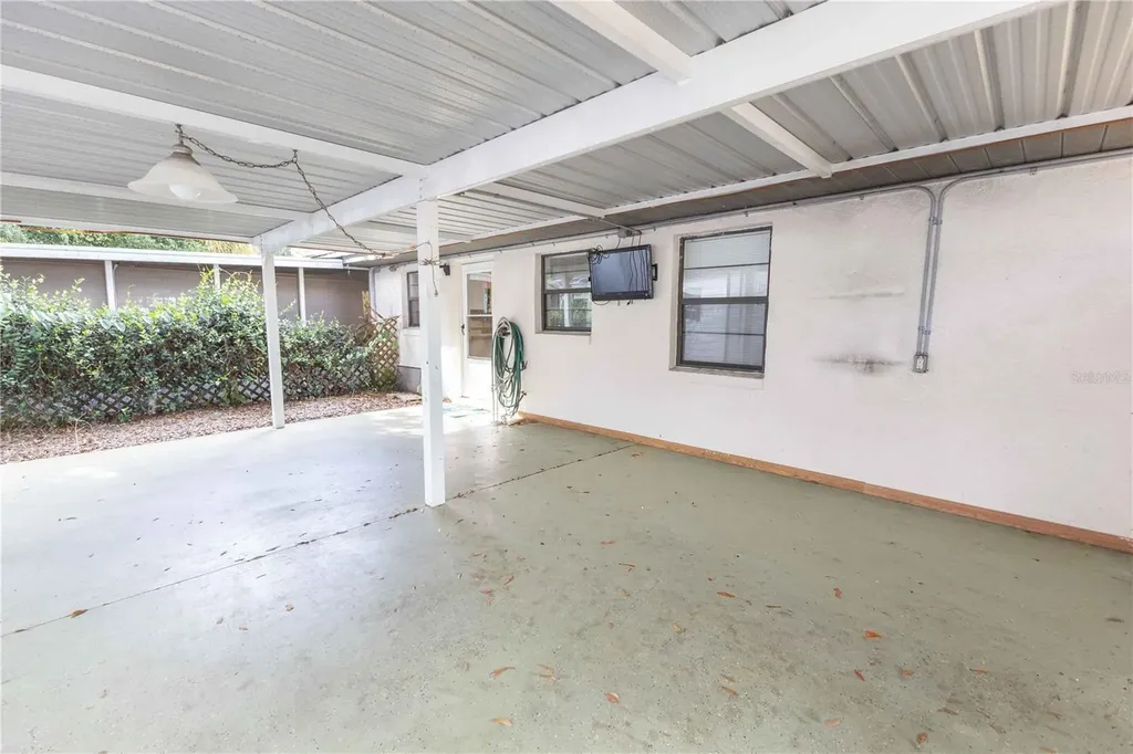 301 Curry Street Wildwood FL 34785