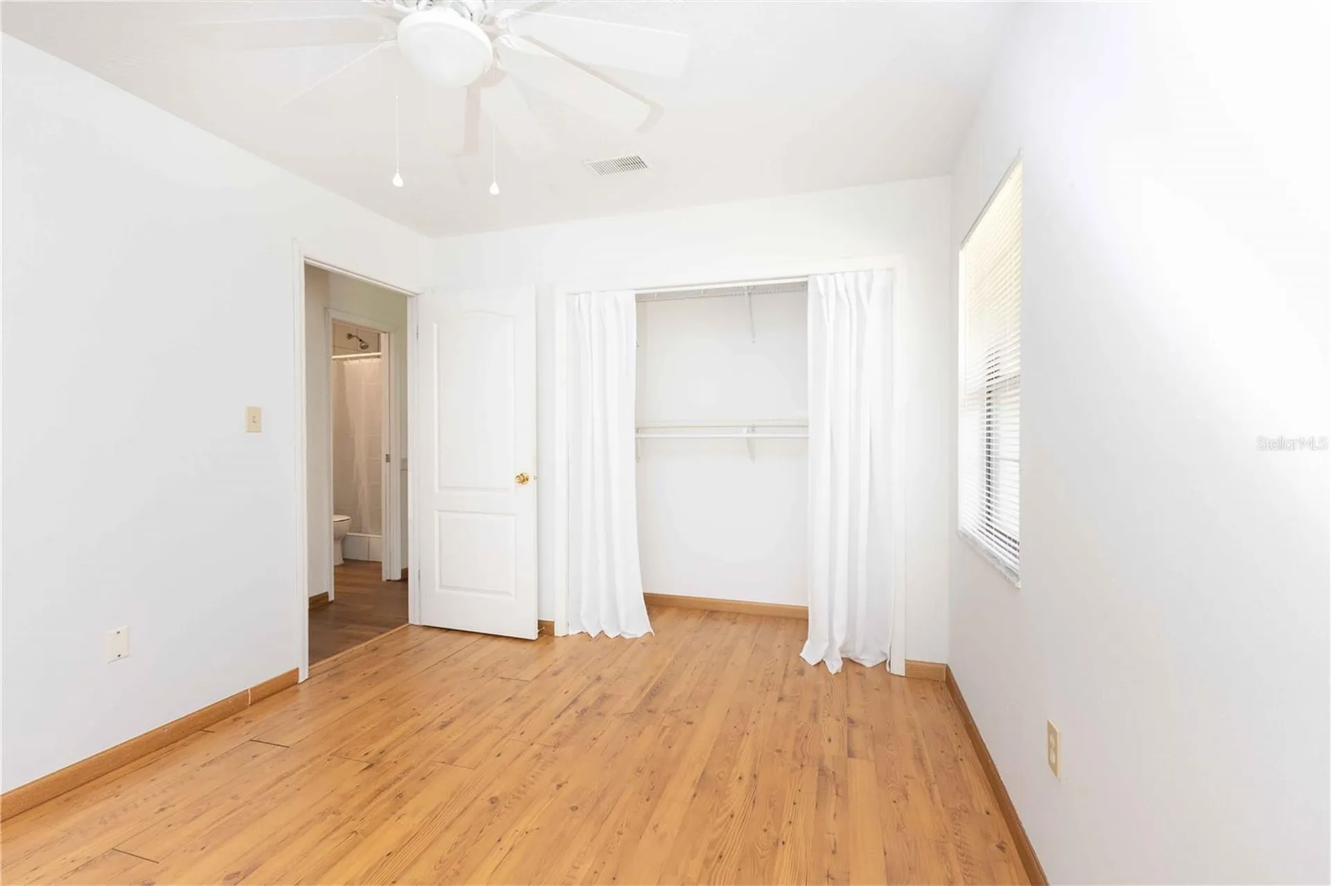 301 Curry Street Wildwood FL 34785