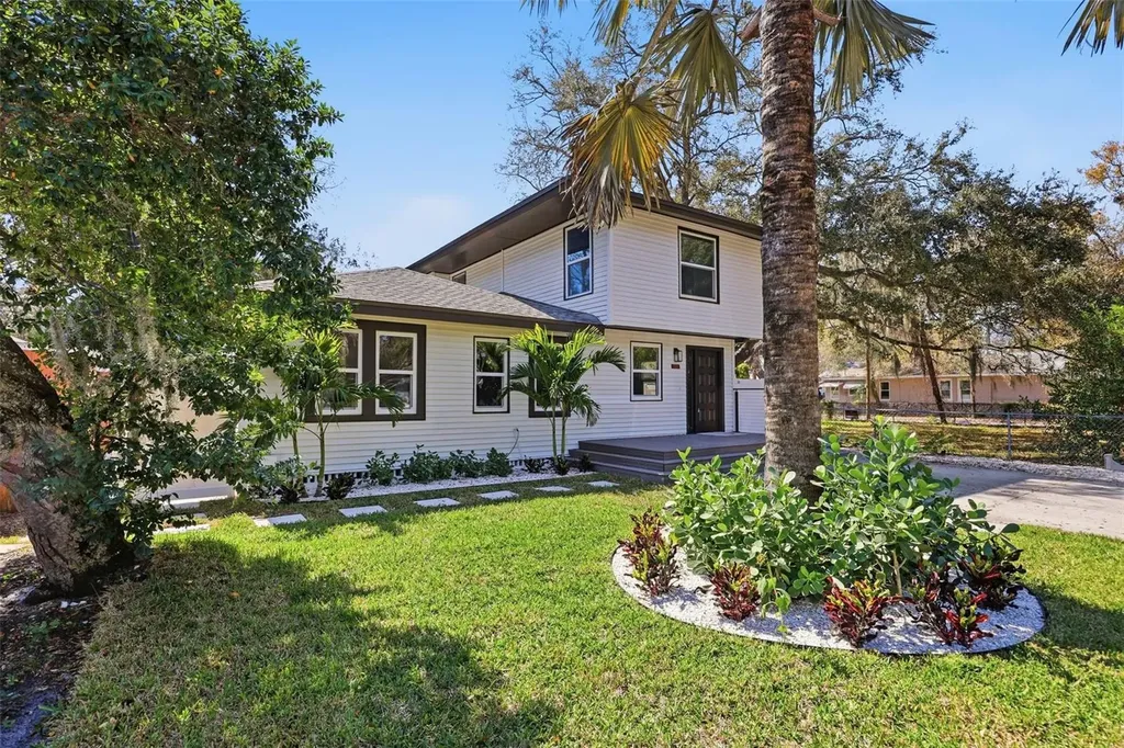 727 16th Ave NW Largo FL 33770
