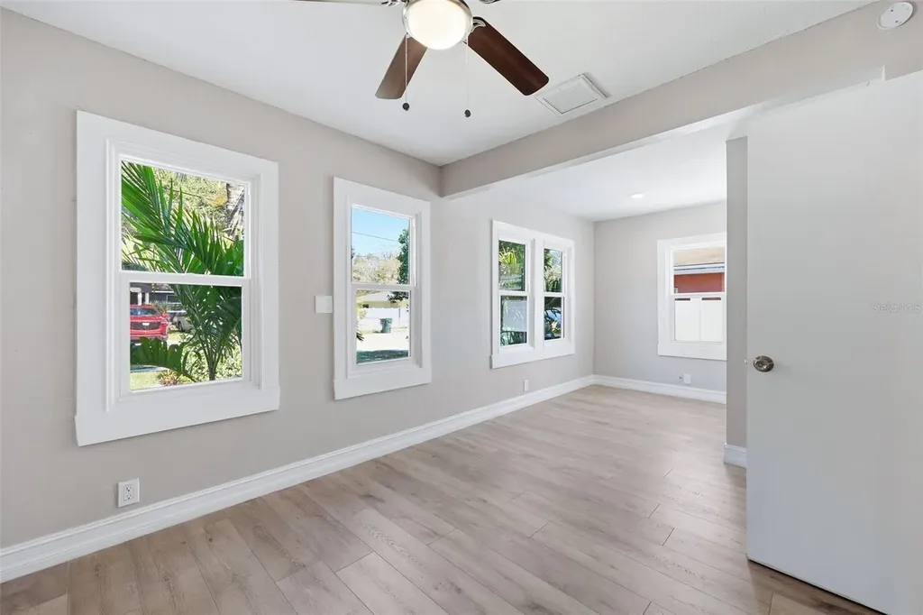 727 16th Ave NW Largo FL 33770
