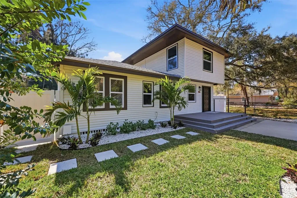 727 16th Ave NW Largo FL 33770