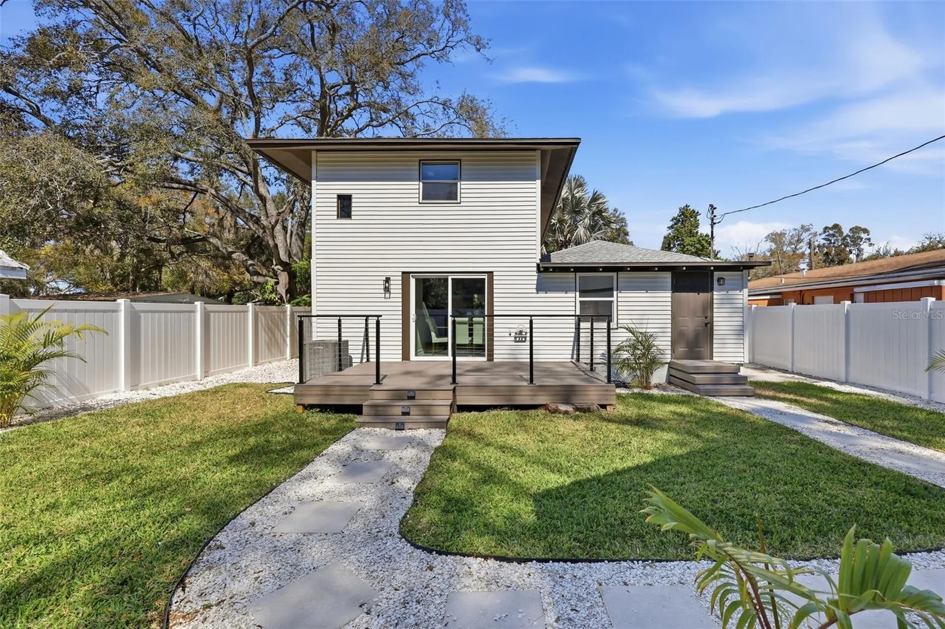 727 16th Ave NW Largo FL 33770
