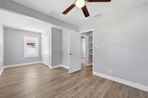 727 16th Ave NW Largo FL 33770