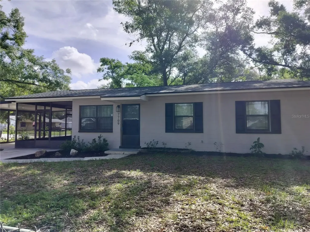 7709 Downing Circle Tampa FL 33610