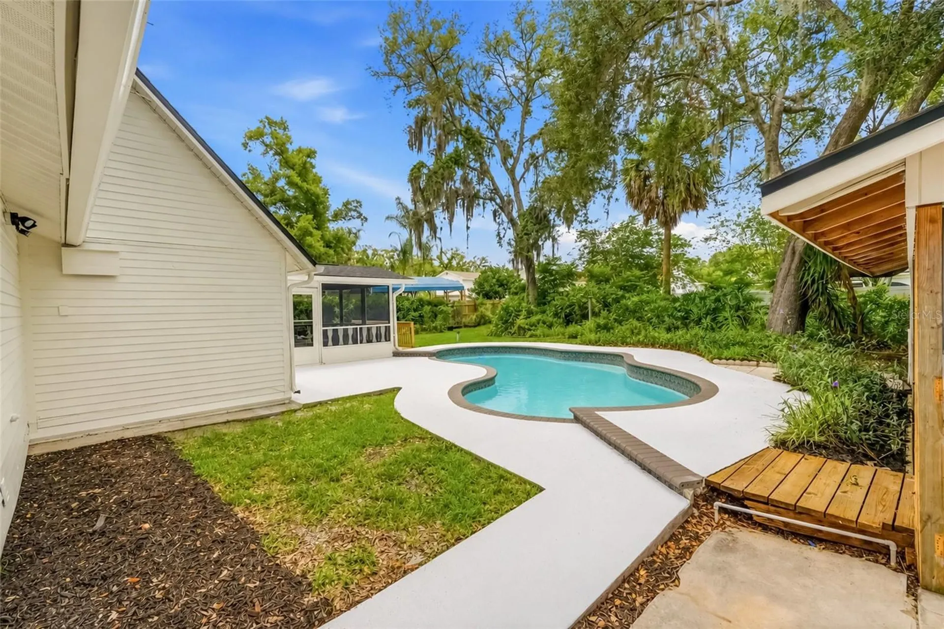 1102 Samy Drive Tampa FL 33613