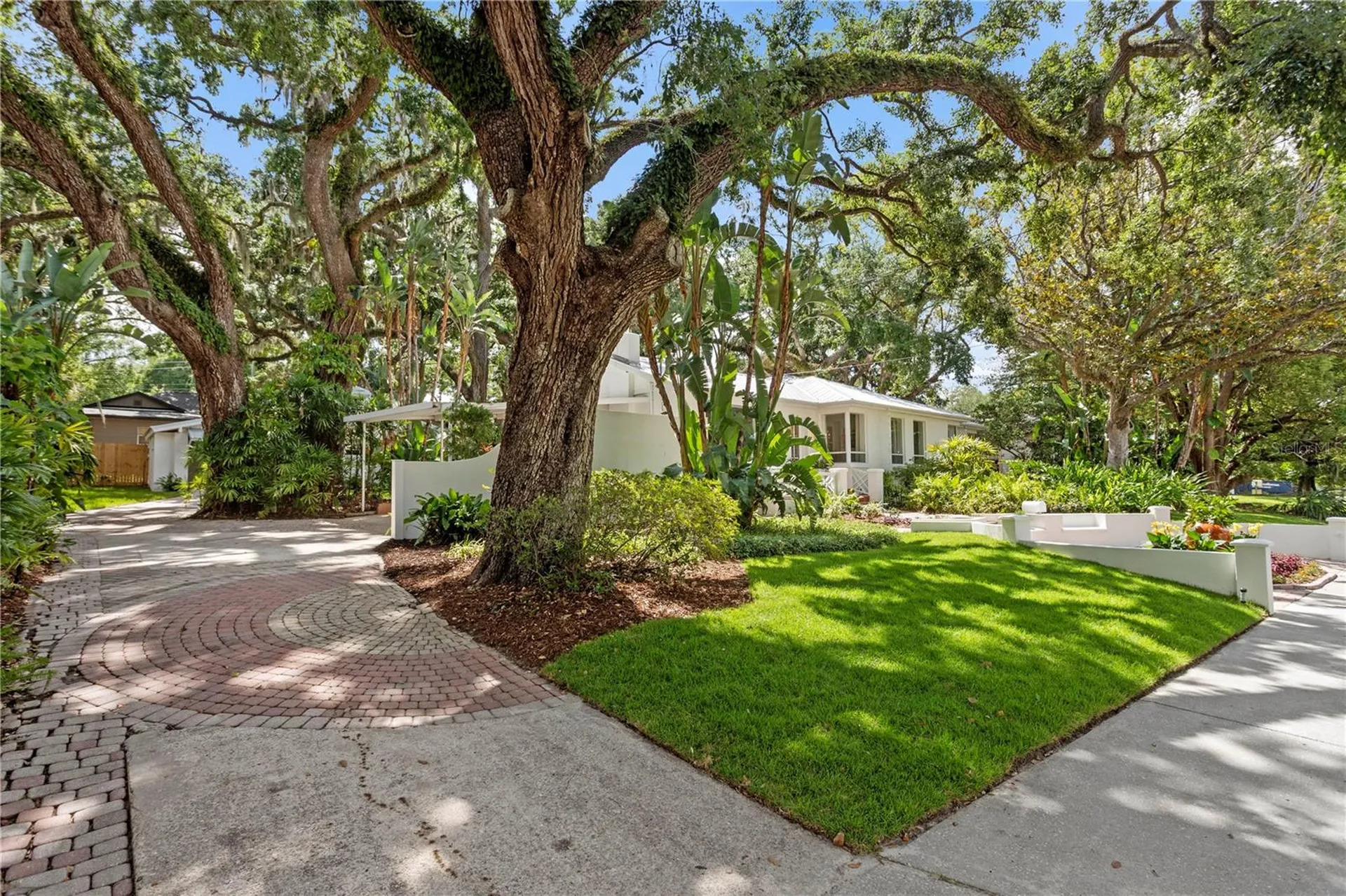 1311 E Park Circle Tampa FL 33604