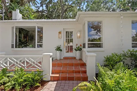 1311 E Park Circle Tampa FL 33604