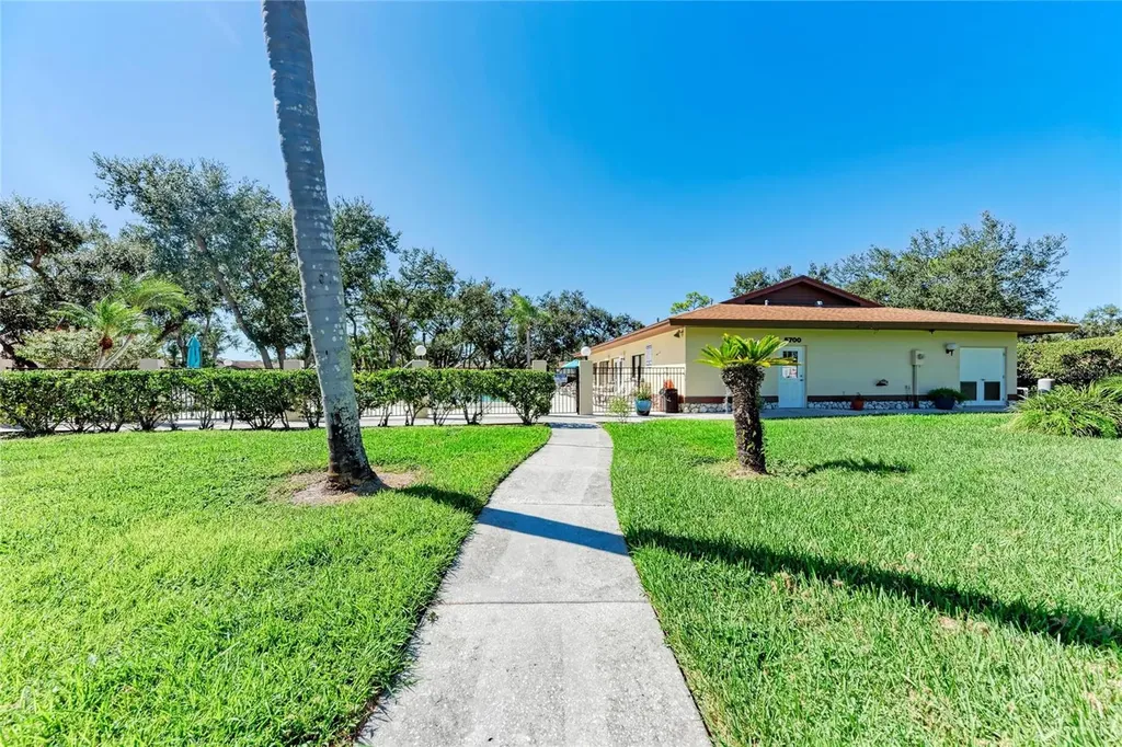 5709 Avista Drive Sarasota FL 34243