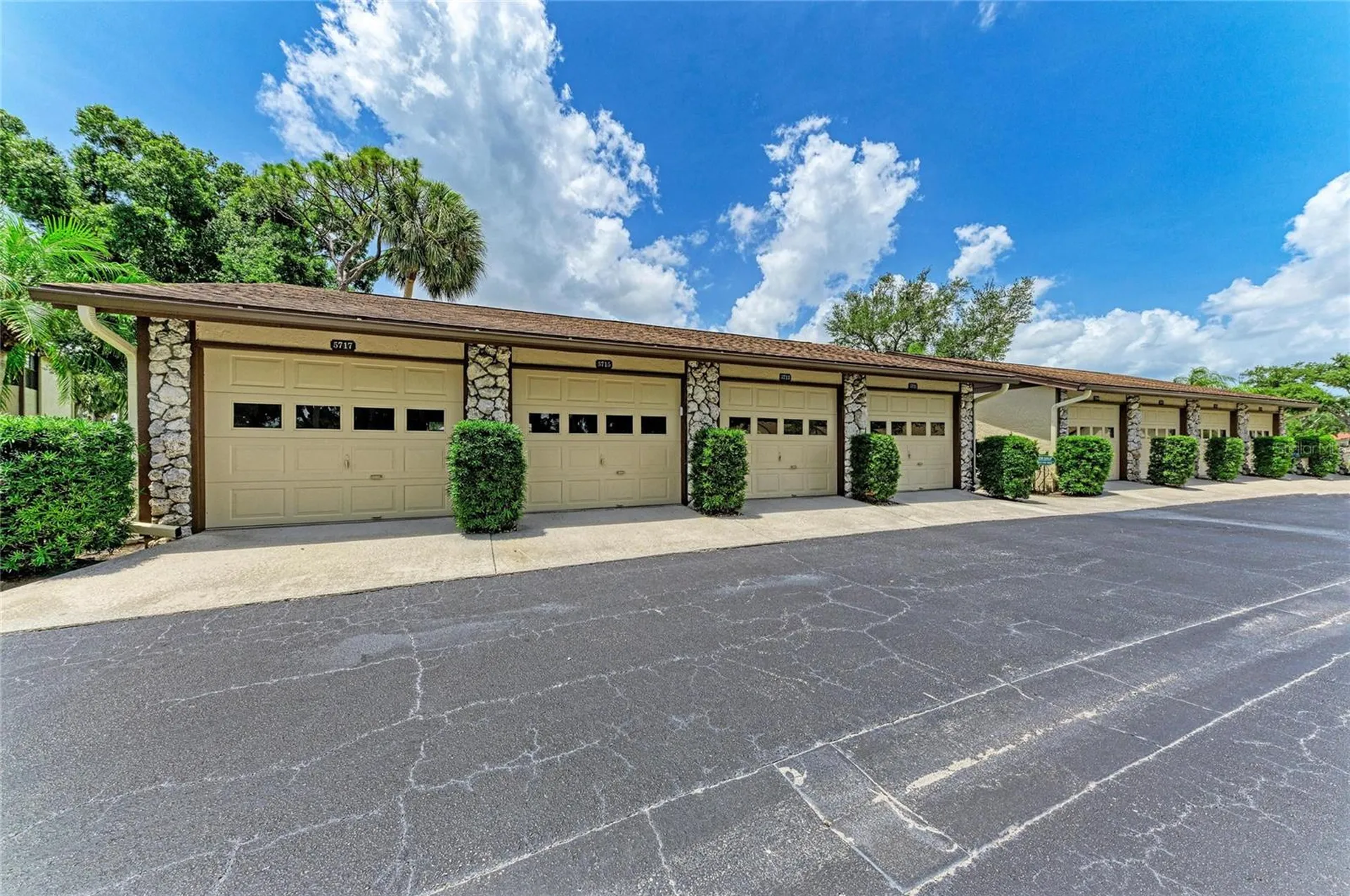 5709 Avista Drive Sarasota FL 34243