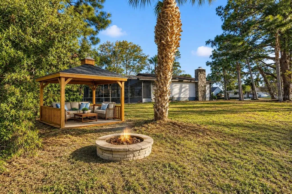 5667 Creekwood Drive Sarasota FL 34233