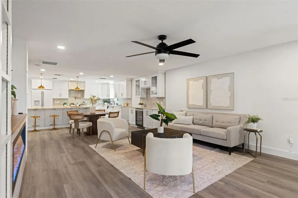 516 36th Avenue N St Petersburg FL 33704