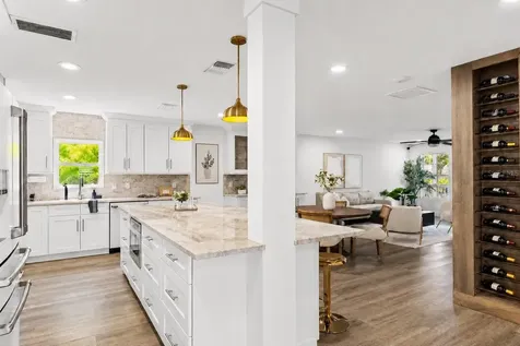 516 36th Avenue N St Petersburg FL 33704