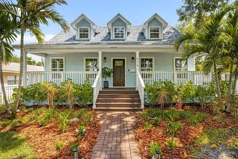 516 36th Avenue N St Petersburg FL 33704