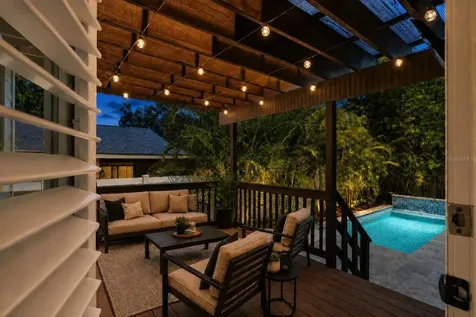 516 36th Avenue N St Petersburg FL 33704