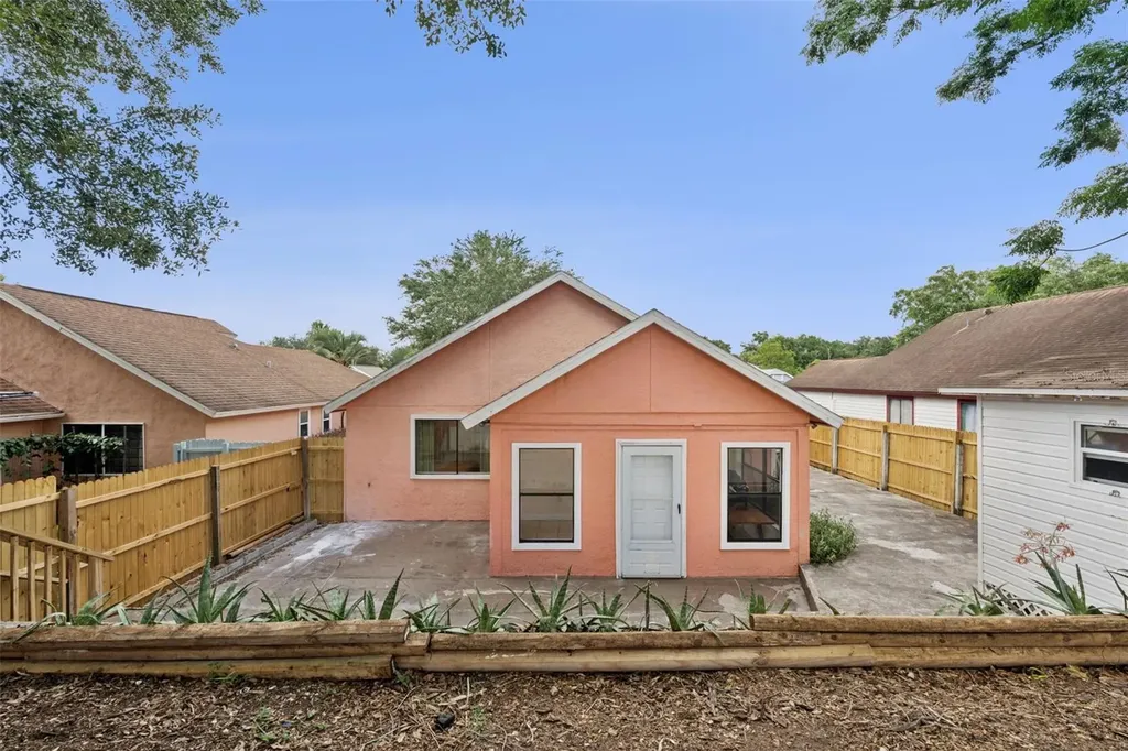 596 Swallow Court Apopka FL 32712