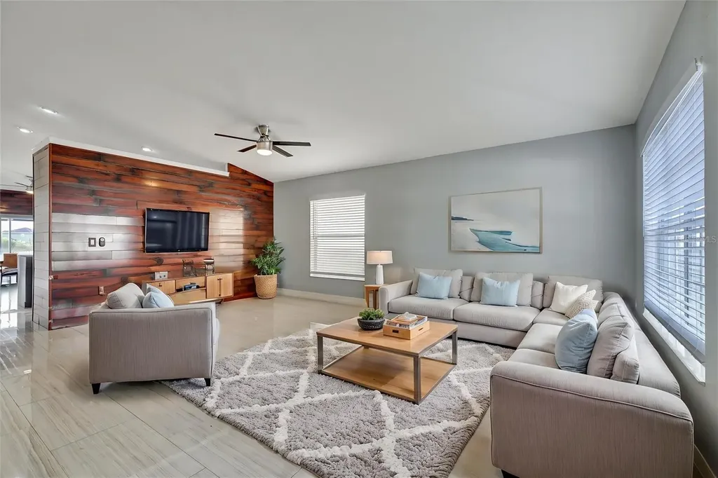 8105 Tar Hollow Drive Gibsonton FL 33534