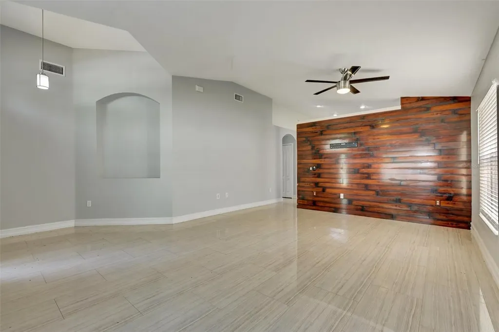 8105 Tar Hollow Drive Gibsonton FL 33534