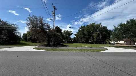 41 E Michael Gladden Boulevard Apopka FL 32703