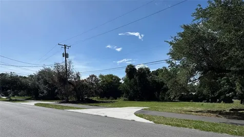 41 E Michael Gladden Boulevard Apopka FL 32703