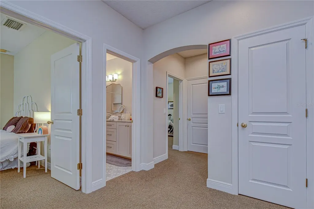 6135 Churchside Drive Lithia FL 33547
