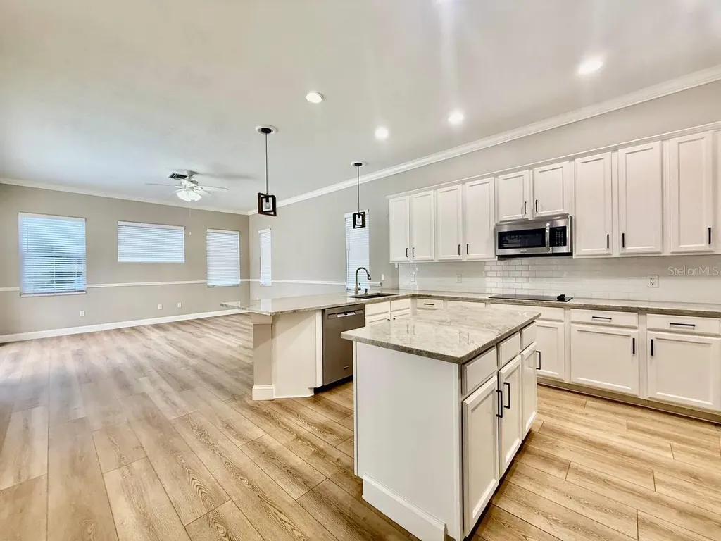 18711 Chaville Road Lutz FL 33558