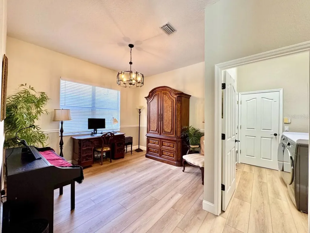 18711 Chaville Road Lutz FL 33558