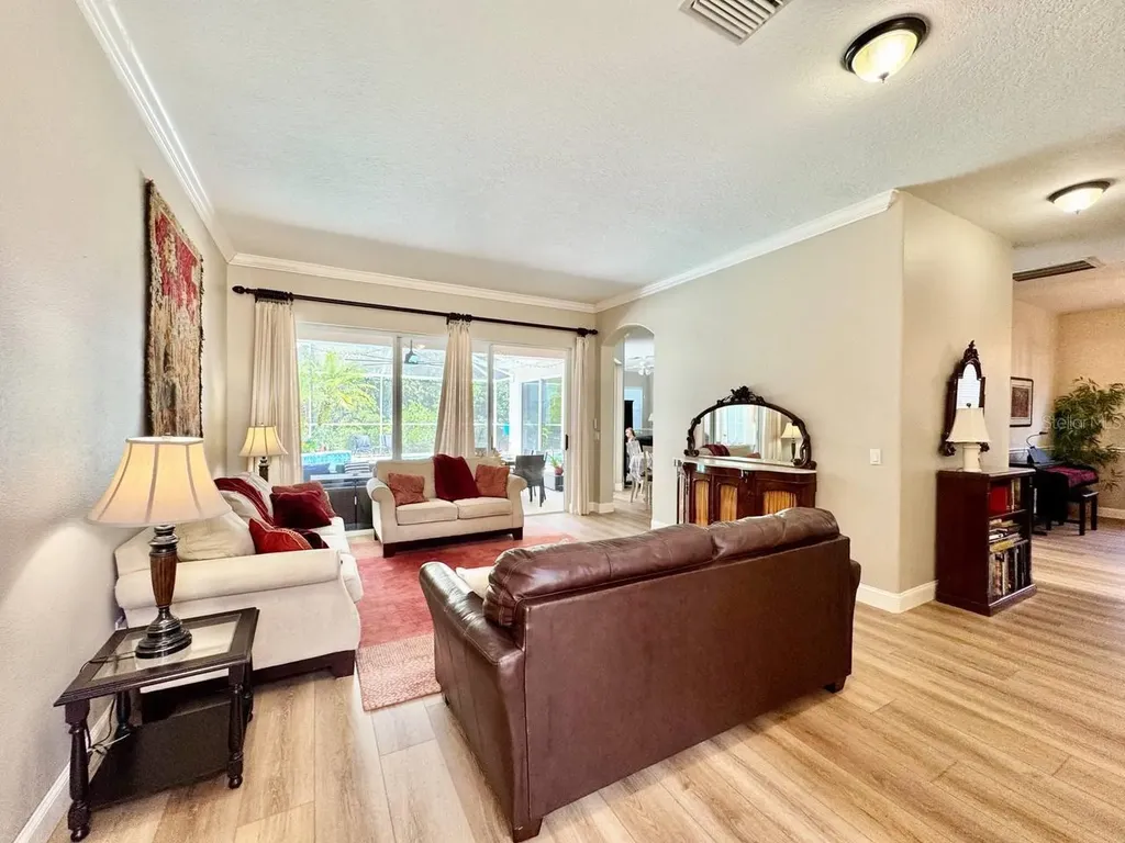 18711 Chaville Road Lutz FL 33558