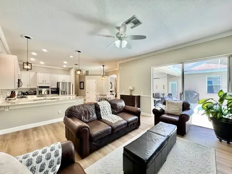 18711 Chaville Road Lutz FL 33558