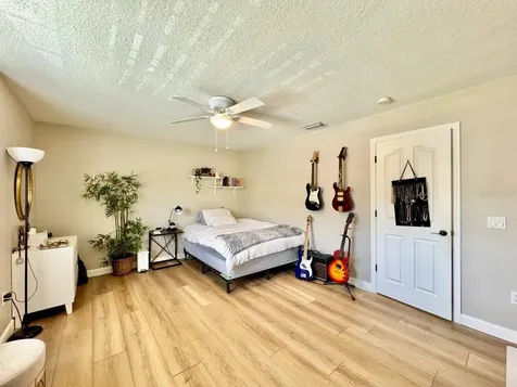18711 Chaville Road Lutz FL 33558
