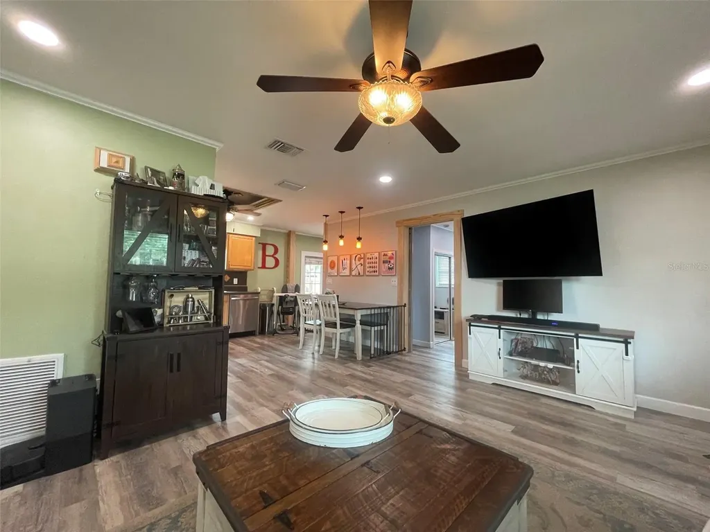 5520 71st Avenue N Pinellas Park FL 33781