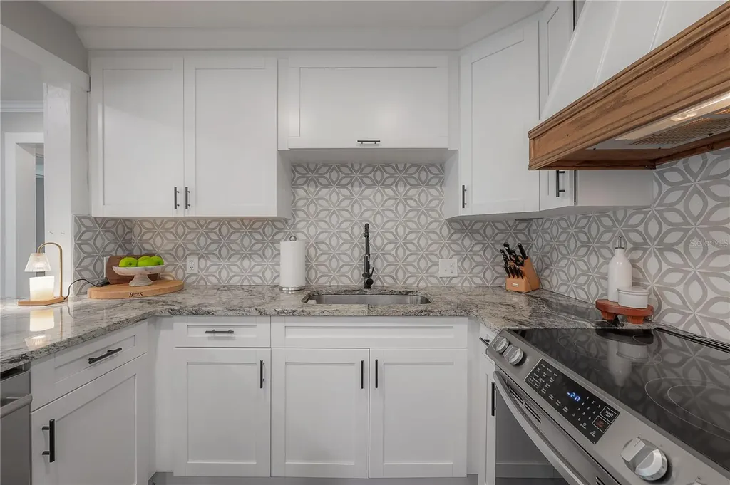 3401 W Van Buren Drive Tampa FL 33611
