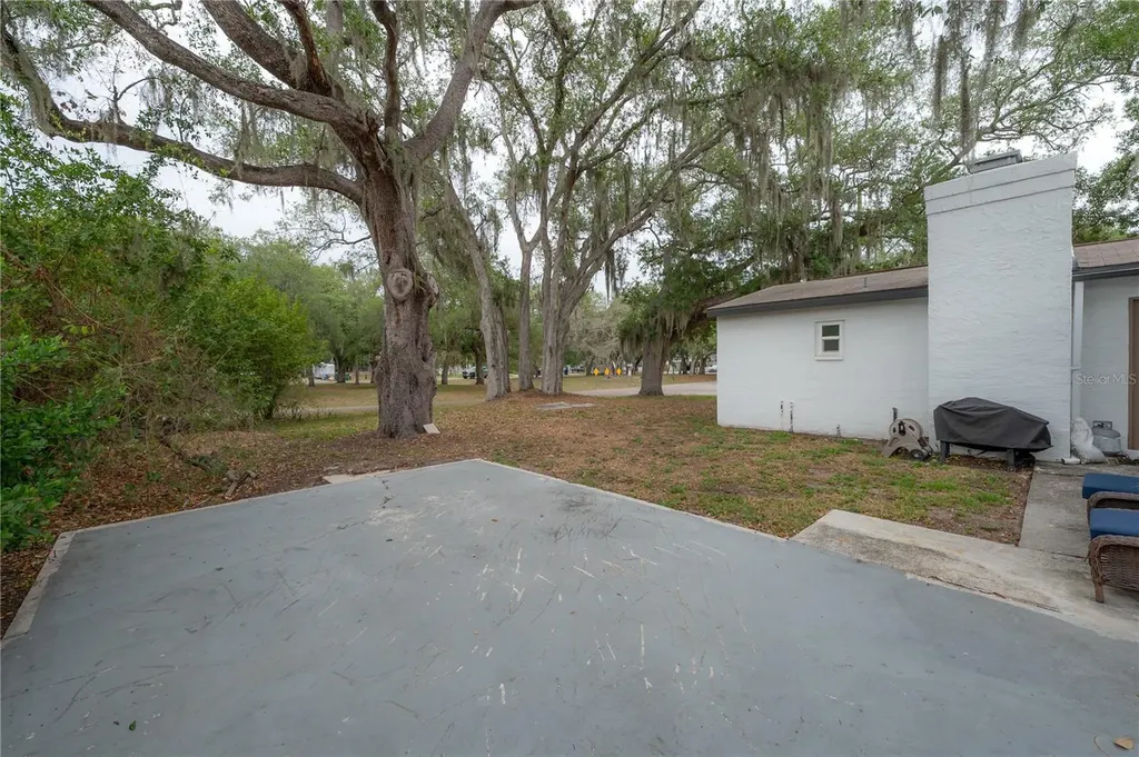 3401 W Van Buren Drive Tampa FL 33611