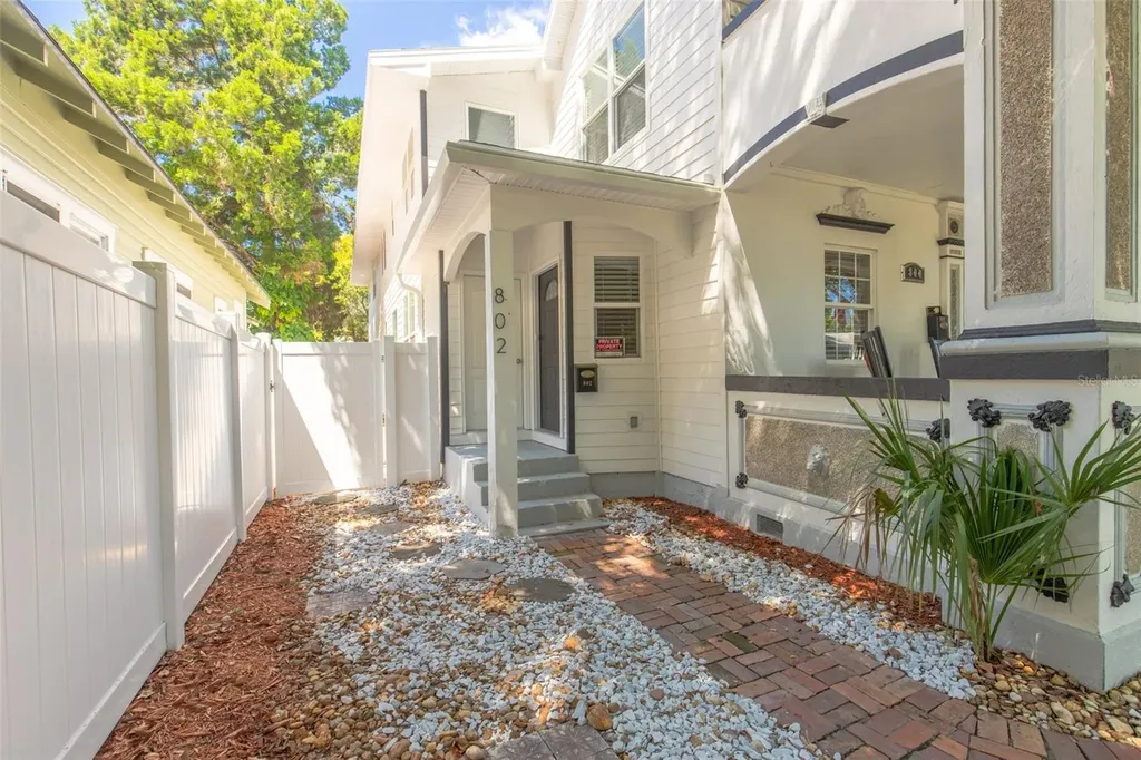 802 8th Street N St Petersburg FL 33701