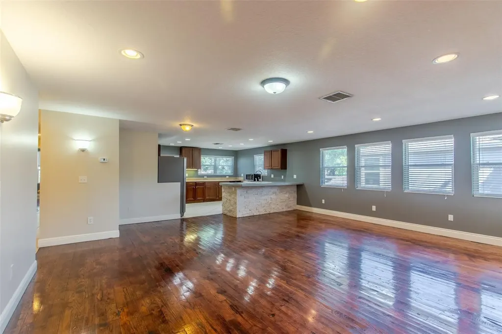 802 8th Street N St Petersburg FL 33701