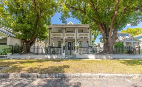 802 8th Street N St Petersburg FL 33701