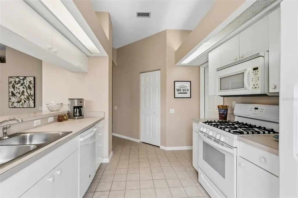 8752 52nd Drive E Bradenton FL 34211