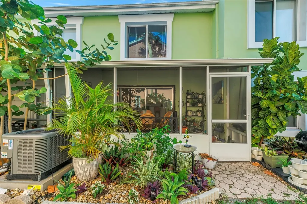 3595 41st Lane S St Petersburg FL 33711