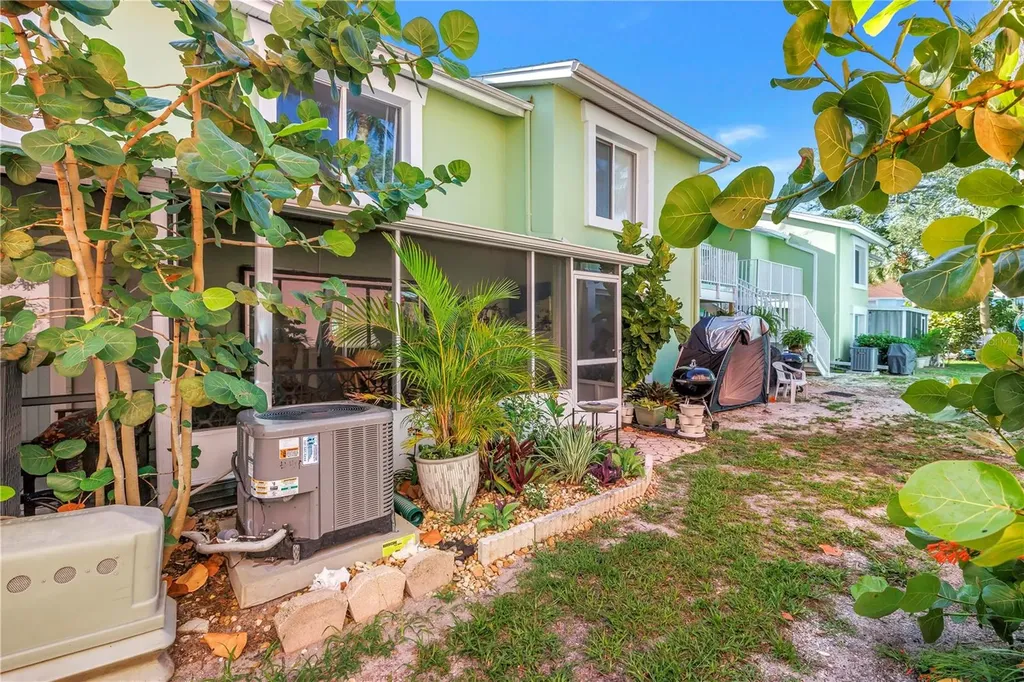 3595 41st Lane S St Petersburg FL 33711