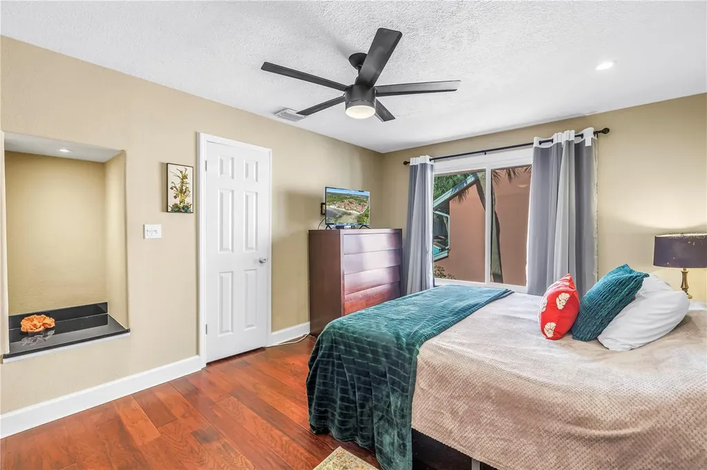 3595 41st Lane S St Petersburg FL 33711